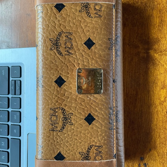 MCM Tri-Fold Wallet - Picture 6 of 8